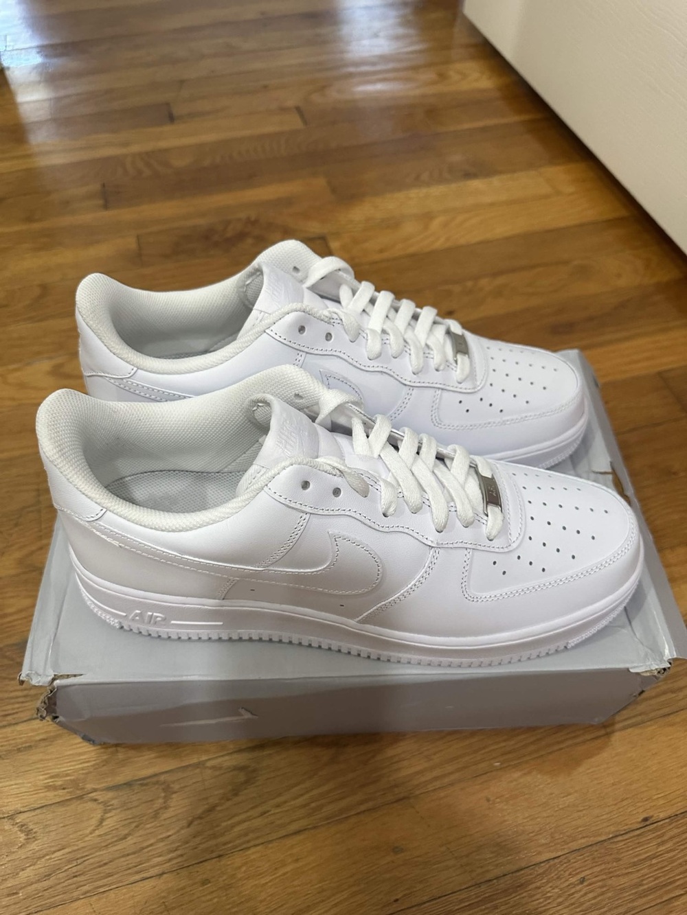 *Slightly Used* Air Force Men White (CW2288-111) Size 12 *Damaged Original Box*
